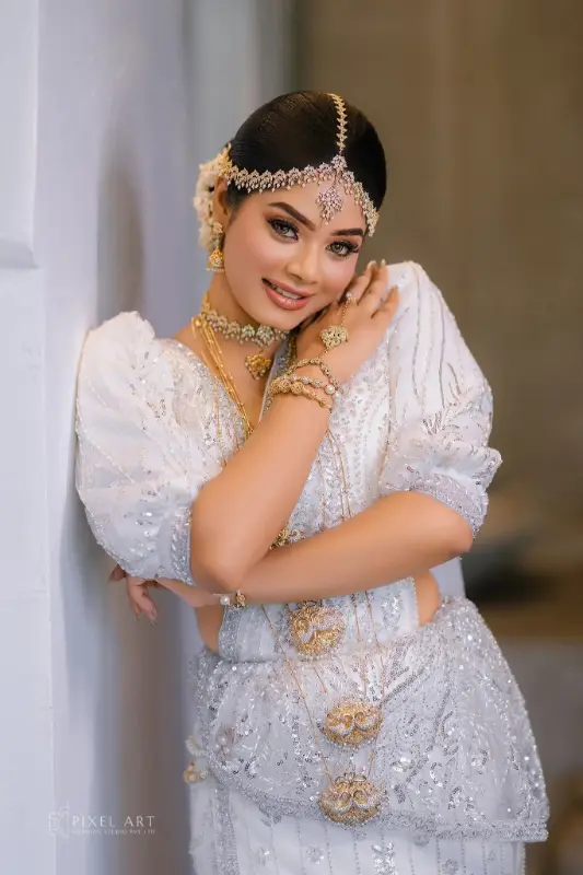 Thili Fernando 6